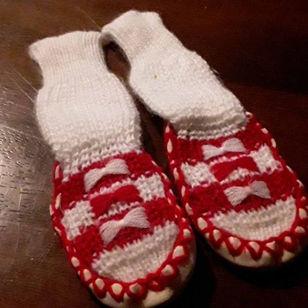 Knitted  slipper shoes